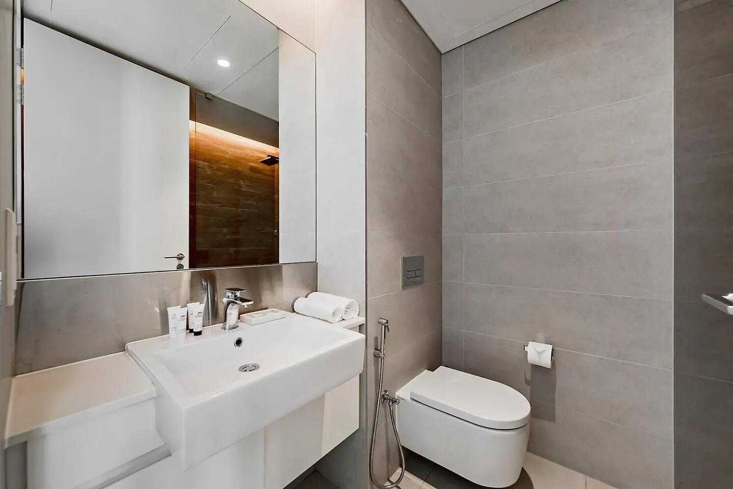 Bluewaters Sea View 2Br Pool & Gym & Beachfront Dubai 0*,  Förenade Arabemiraten
