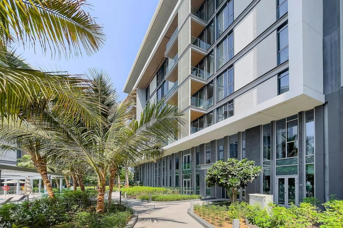 Bluewaters Sea View 2Br Pool & Gym & Beachfront Dubai Apartment