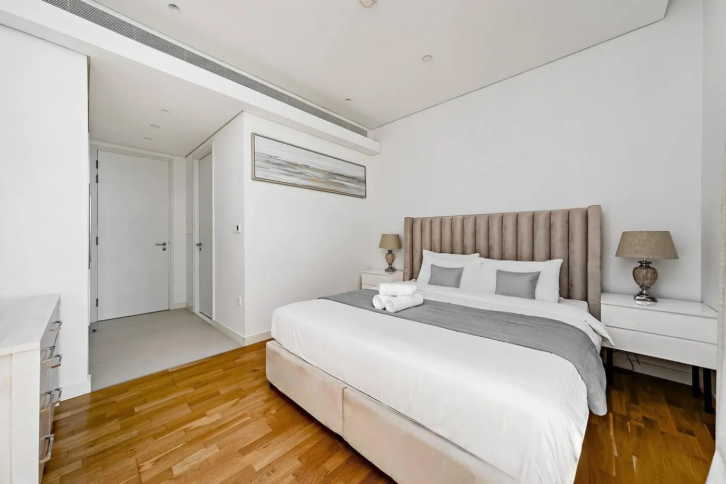 Bluewaters Sea View 2Br Pool & Gym & Beachfront Dubai Apartment